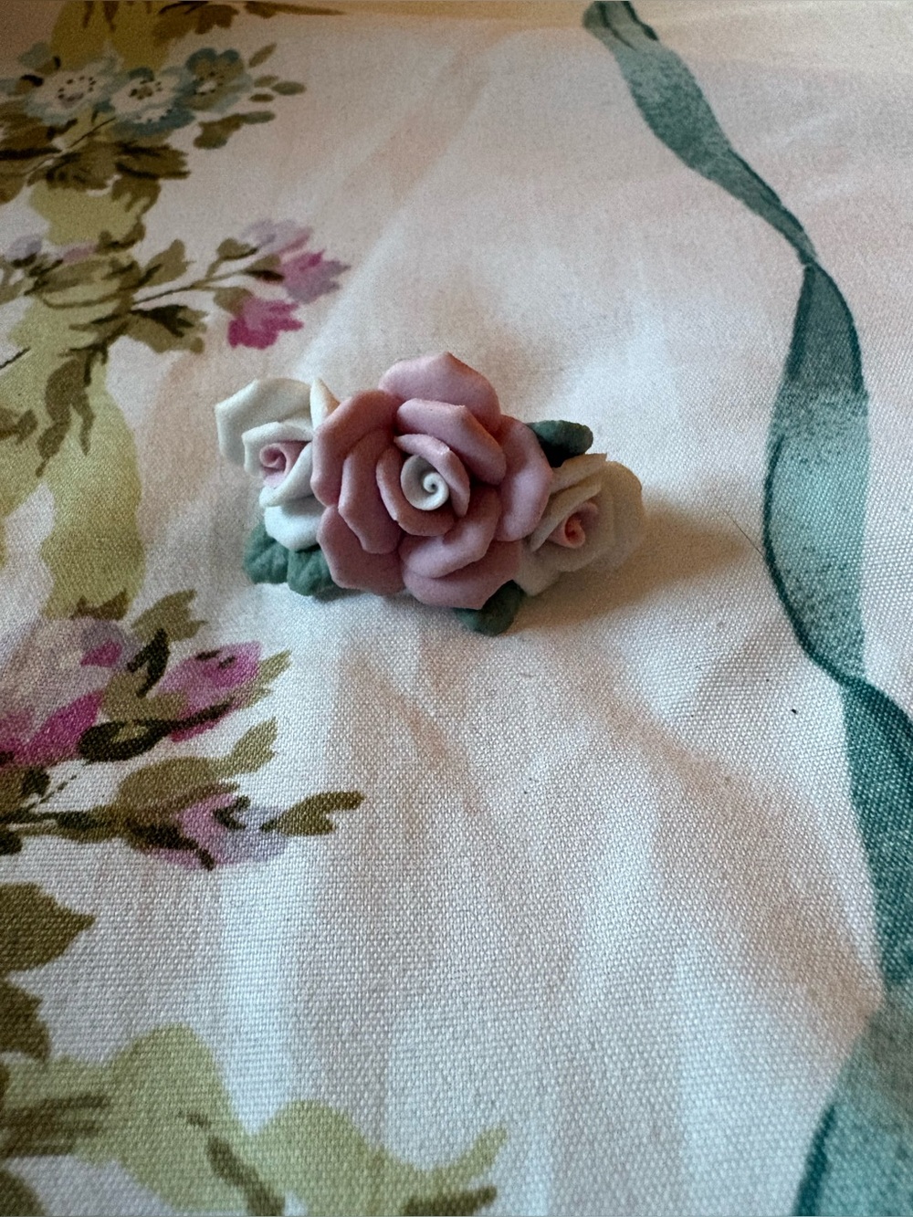 Vintage Ceramic Rose Brooch| Pink and White Floral
